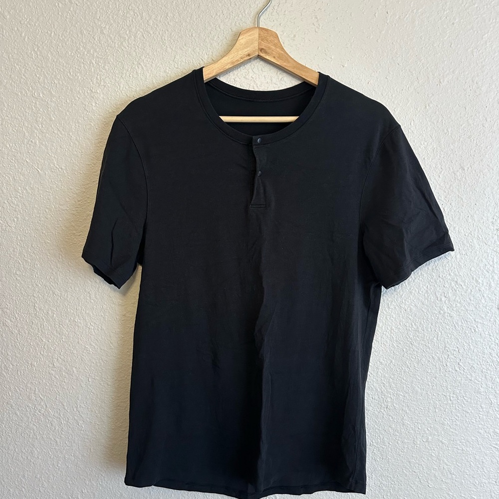 Lululemon 5 year basic Henley Shirt